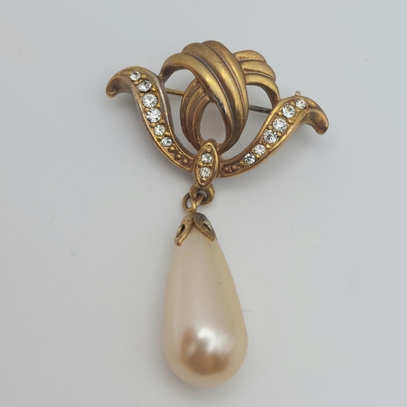 Vintage gold tone with glass stone and imitation pearl dropper brooch - Picture 2 of 3